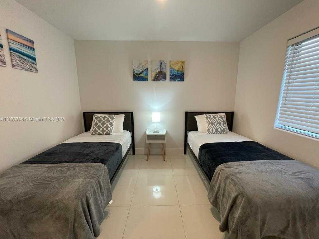 Small Image of 1375 SOUTH WEST 6TH ST, Miami Number 76
