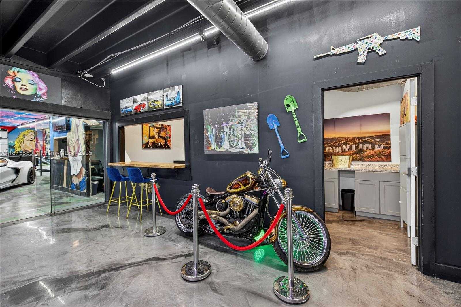 Small Image of Hollywood Number 37
