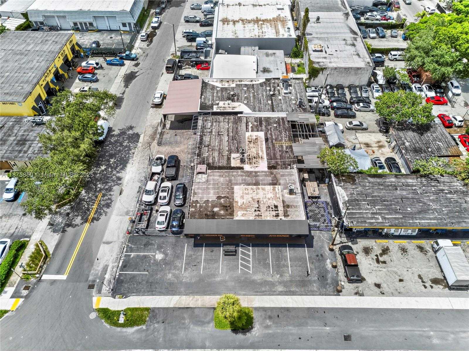 Small Image of Hollywood Number 8