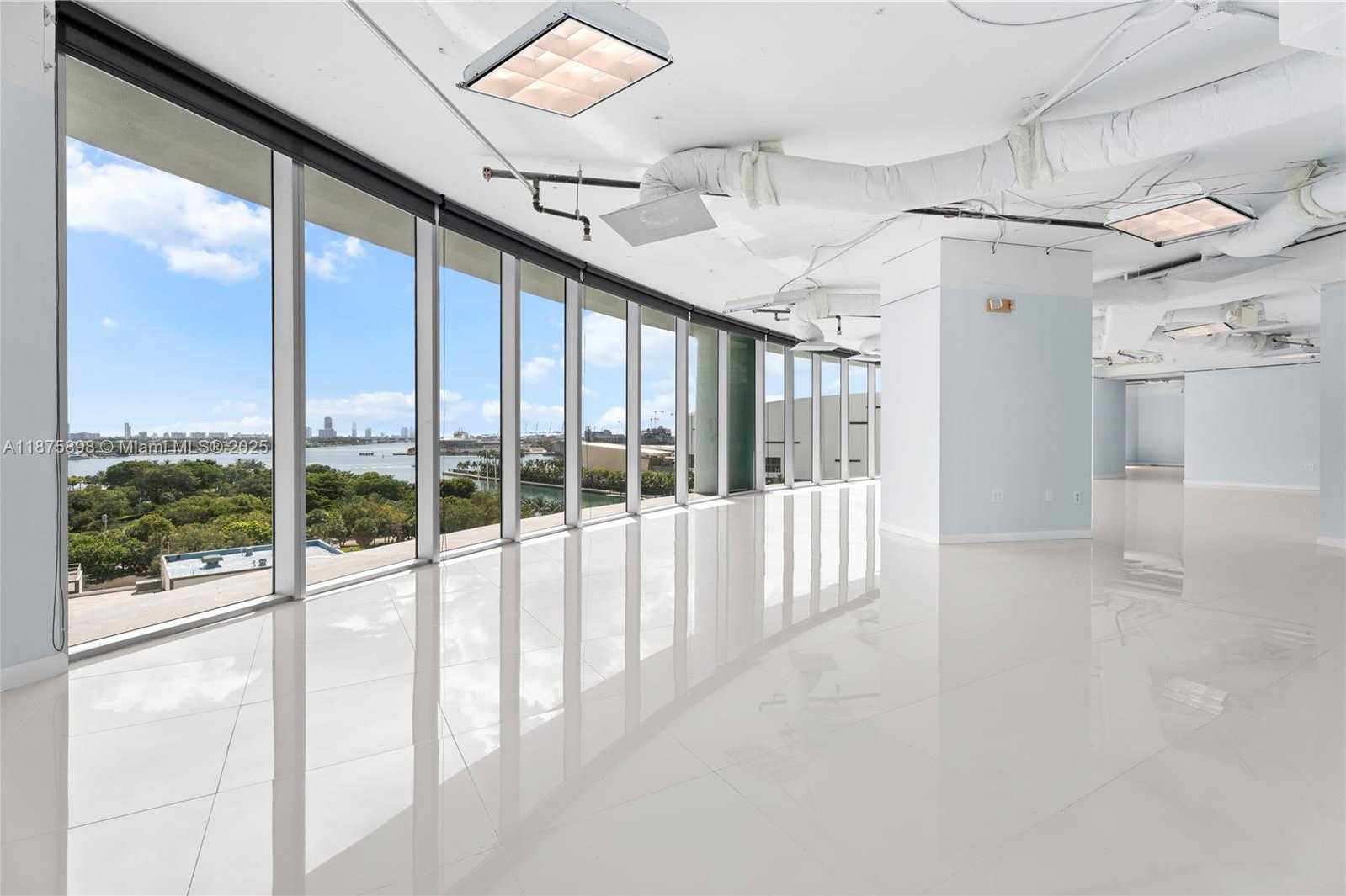 Small Image of 900 BISCAYNE BLVD #O-1001, Miami Number 4