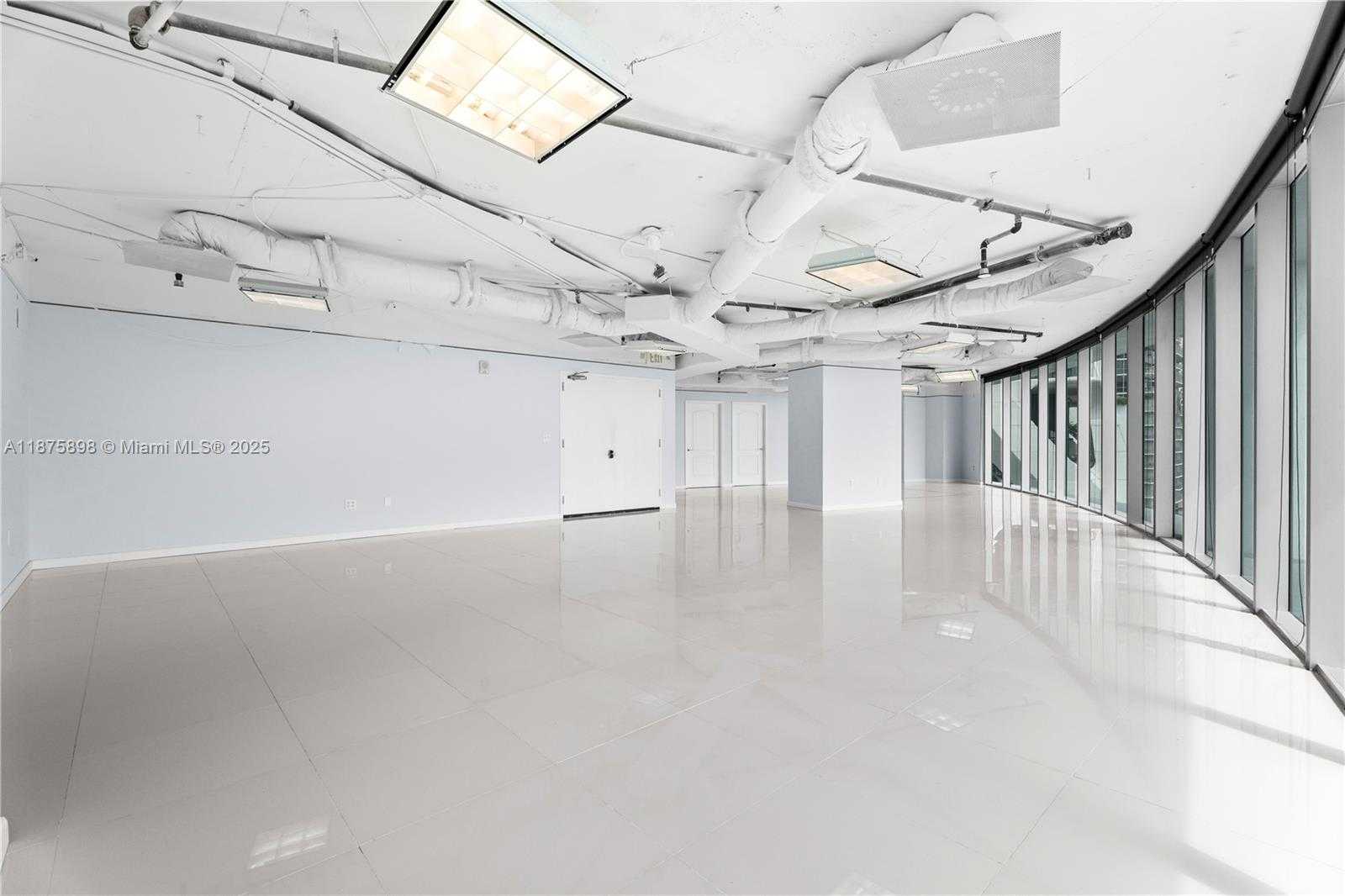 Small Image of 900 BISCAYNE BLVD #O-1001, Miami Number 5