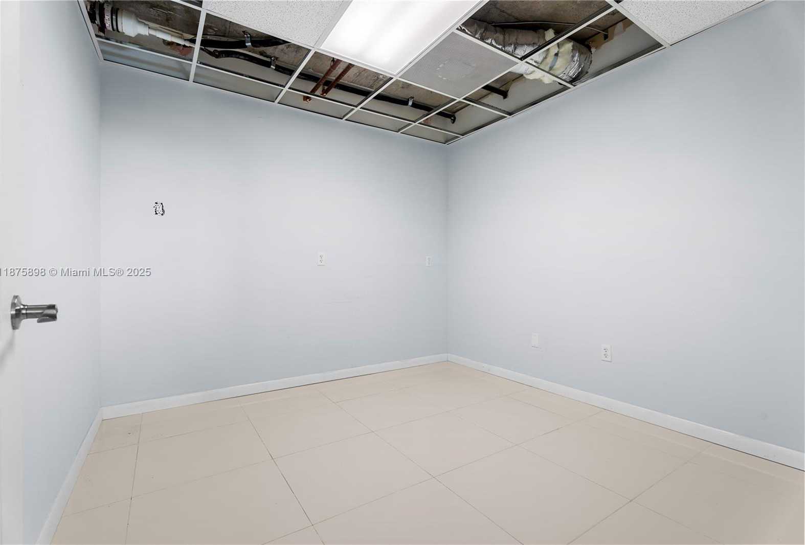 Small Image of 900 BISCAYNE BLVD #O-1001, Miami Number 7