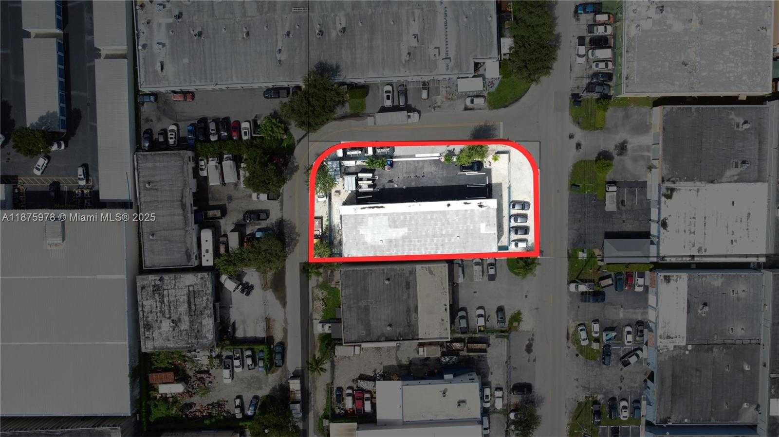 Small Image of 2757 WEST 77TH PL, Hialeah Number 2