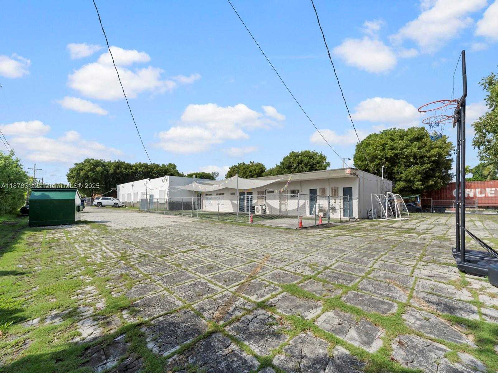 Small Image of 3001 NORTH WEST 22ND AVE, Miami Number 18