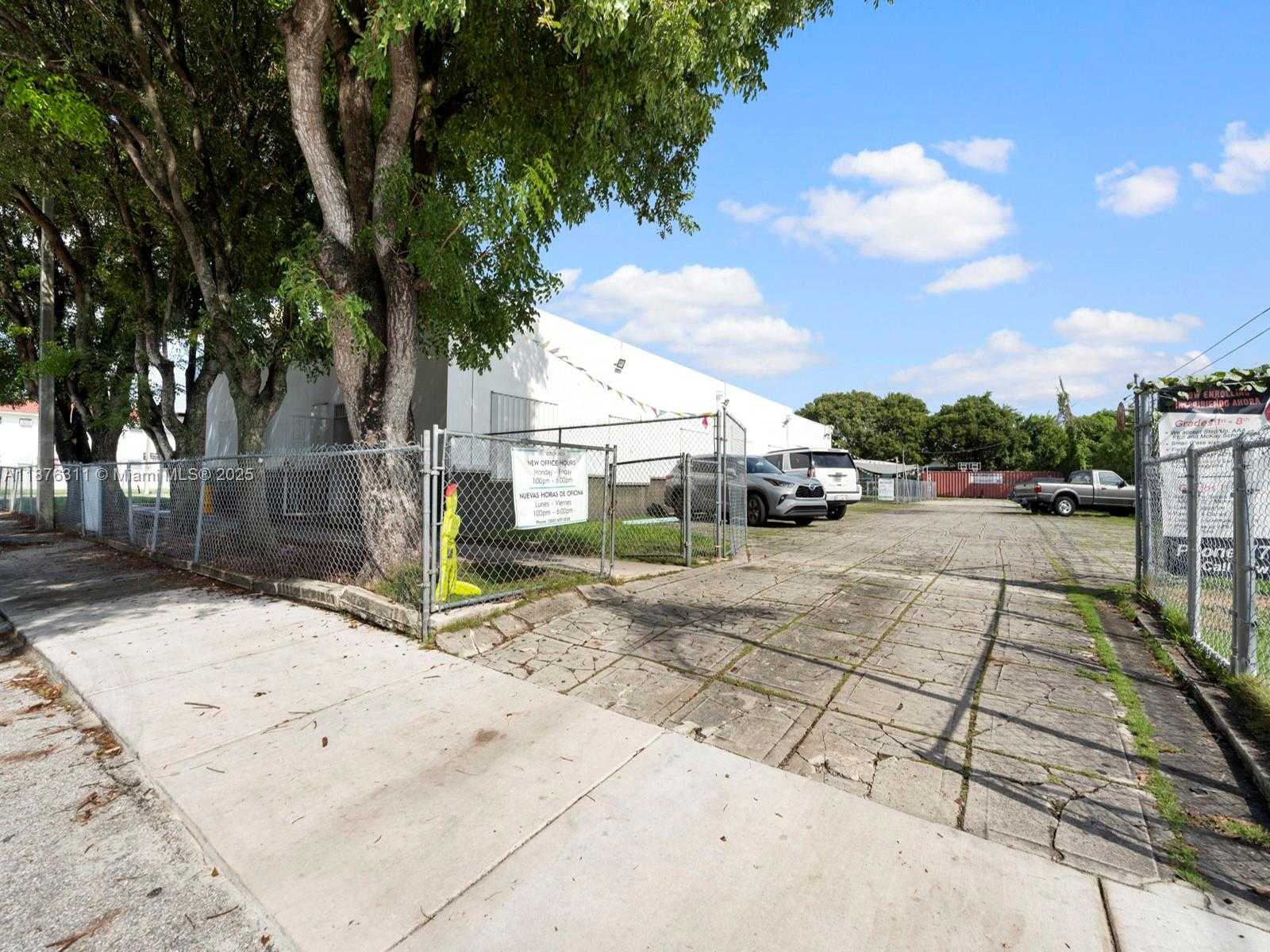 Small Image of 3001 NORTH WEST 22ND AVE, Miami Number 19
