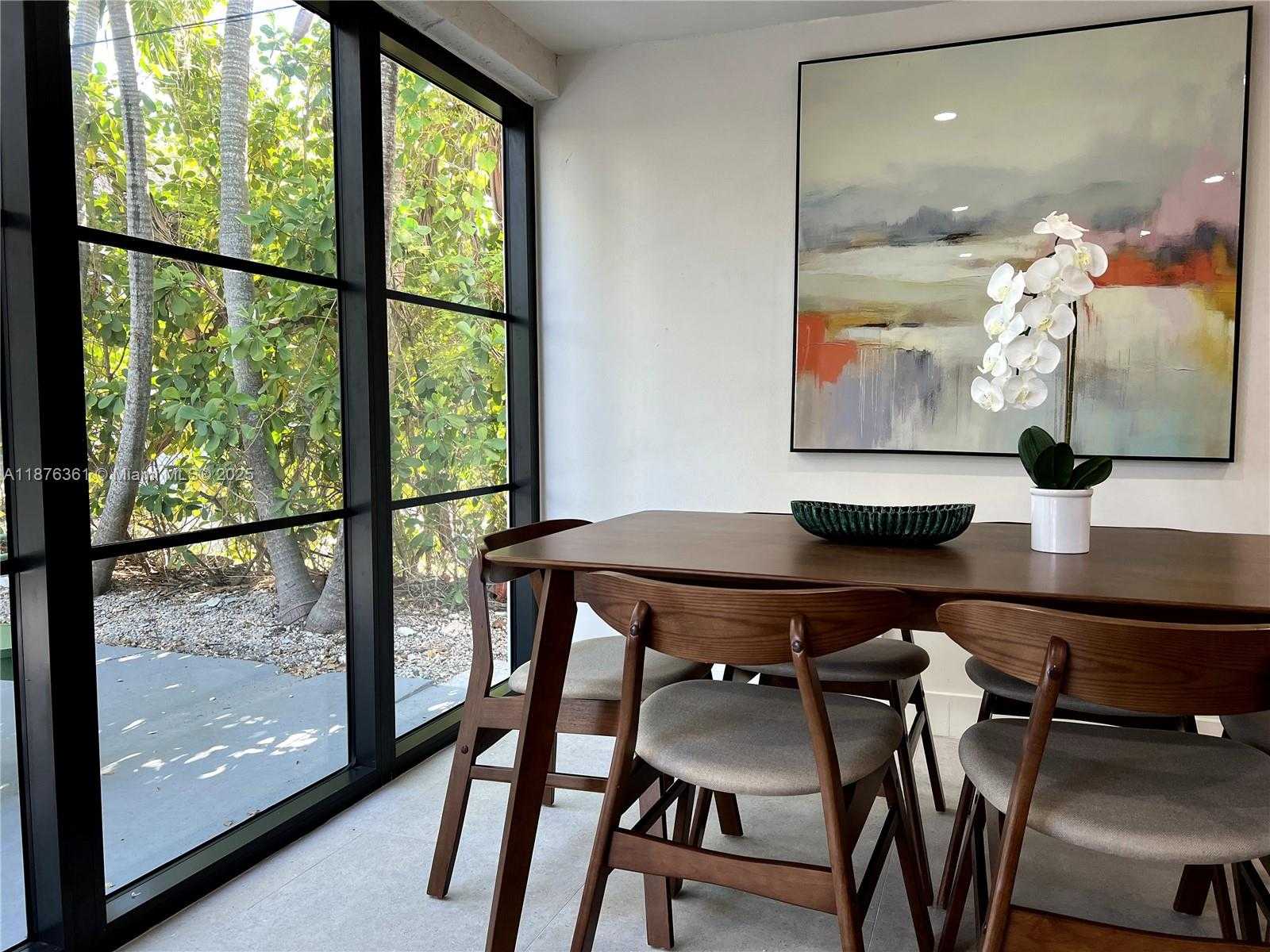 Small Image of 893 NORTH EAST 81ST ST, Miami Number 10