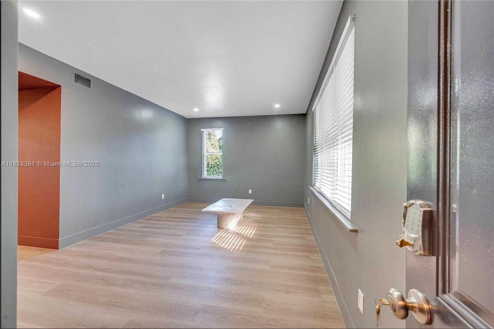 Small Image of 893 NORTH EAST 81ST ST, Miami Number 13