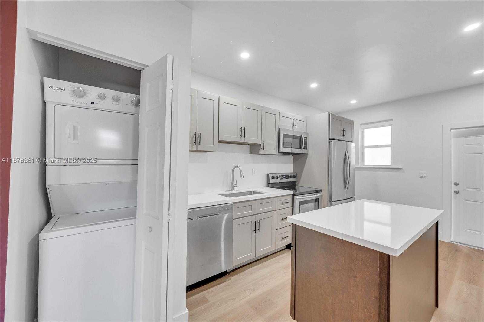 Small Image of 893 NORTH EAST 81ST ST, Miami Number 15