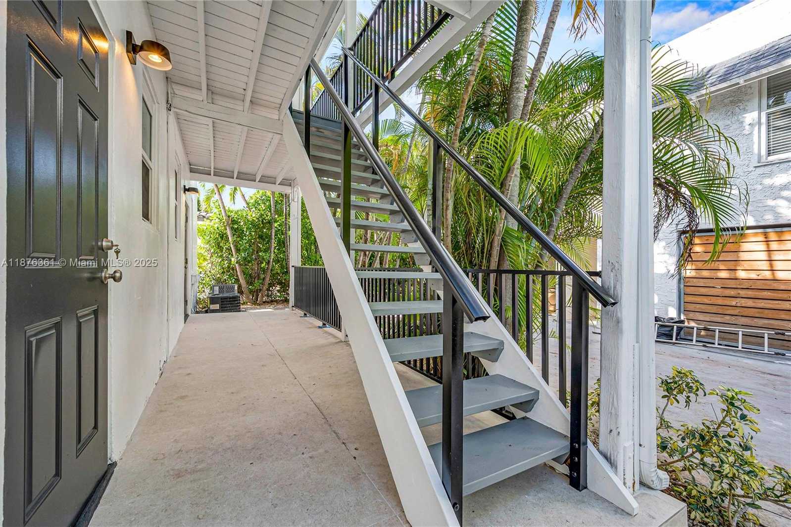 Small Image of 893 NORTH EAST 81ST ST, Miami Number 16