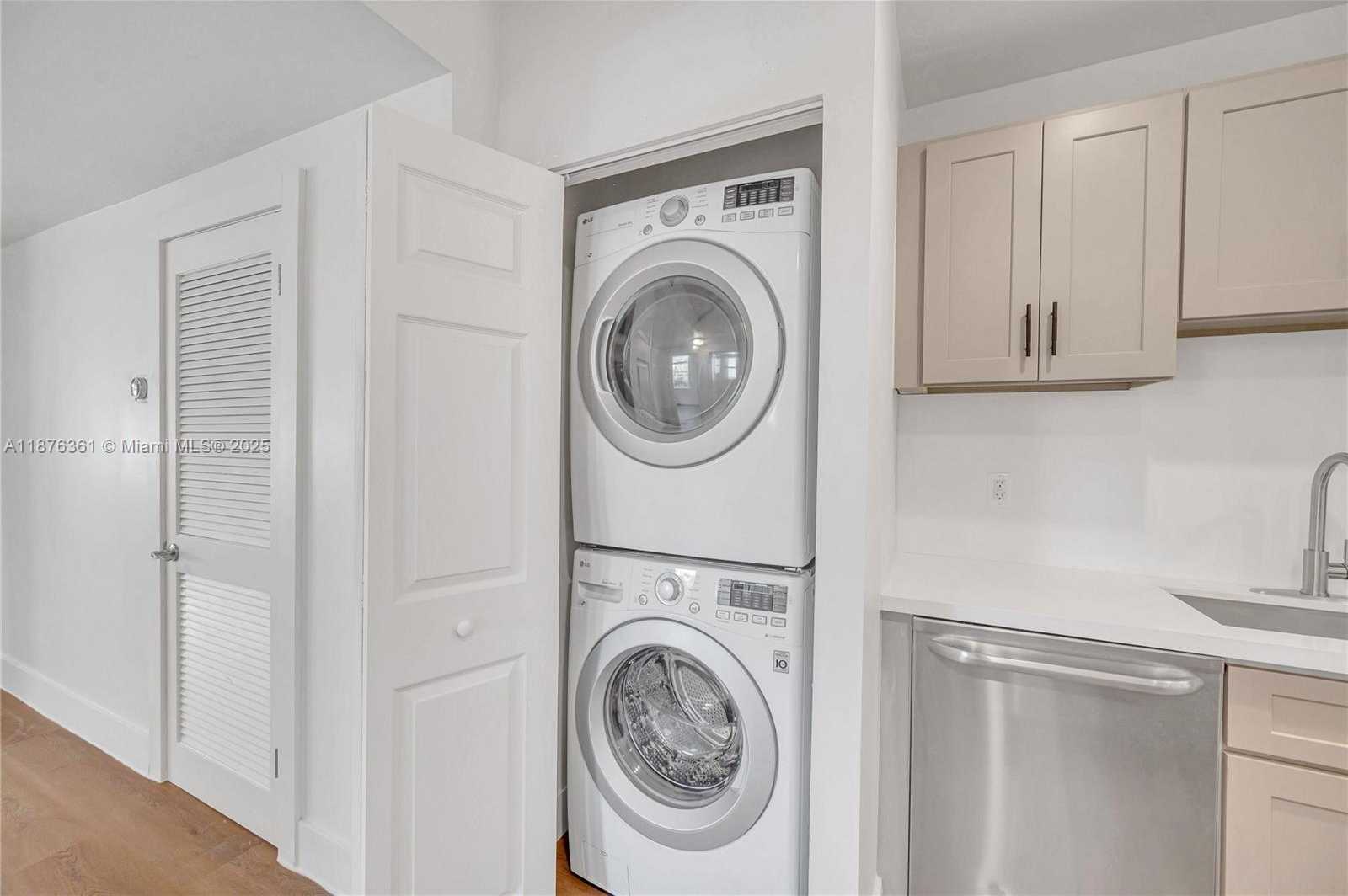 Small Image of 893 NORTH EAST 81ST ST, Miami Number 7
