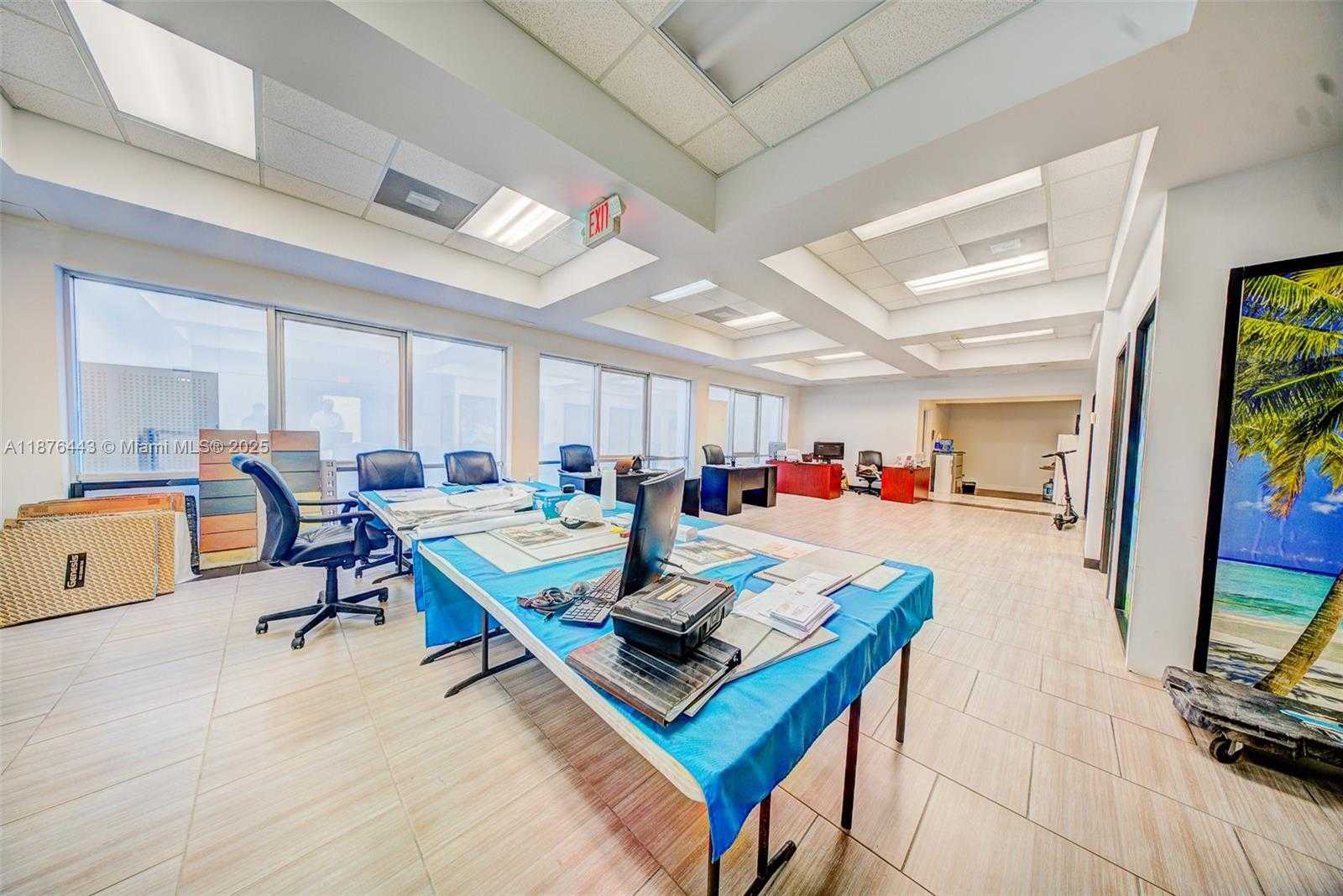 Small Image of 4100 PINE TREE DR, Miami Beach Number 21