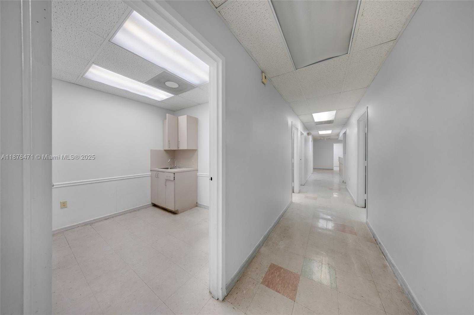 Small Image of 2901 NORTH WEST 17TH AVE, Miami Number 15