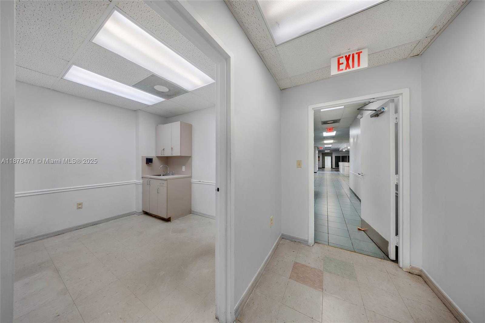 Small Image of 2901 NORTH WEST 17TH AVE, Miami Number 19
