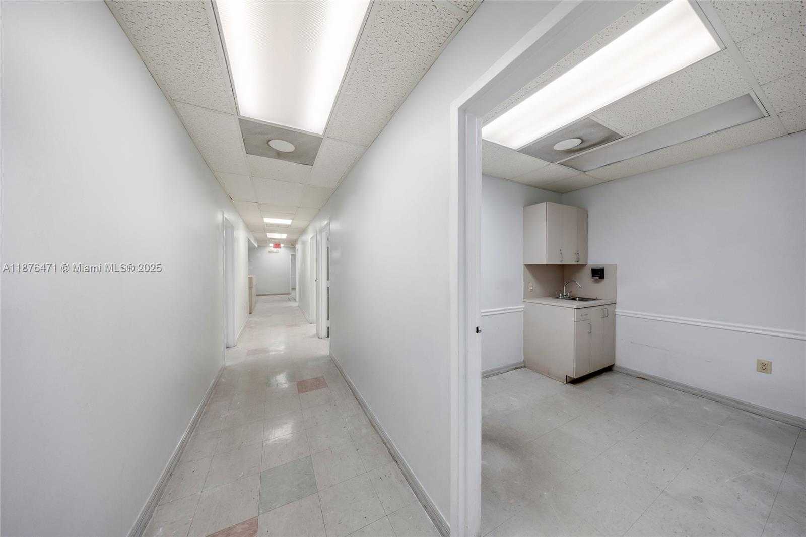 Small Image of 2901 NORTH WEST 17TH AVE, Miami Number 35