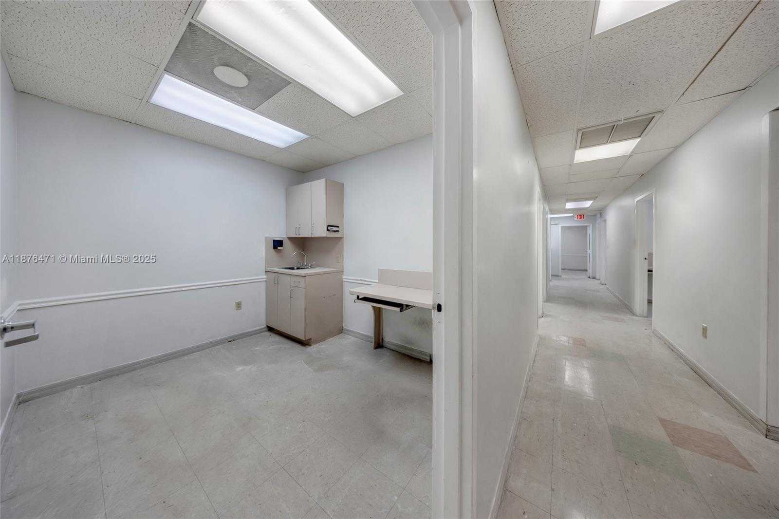 Small Image of 2901 NORTH WEST 17TH AVE, Miami Number 41