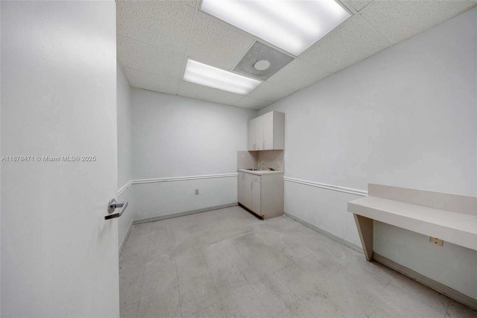 Small Image of 2901 NORTH WEST 17TH AVE, Miami Number 43