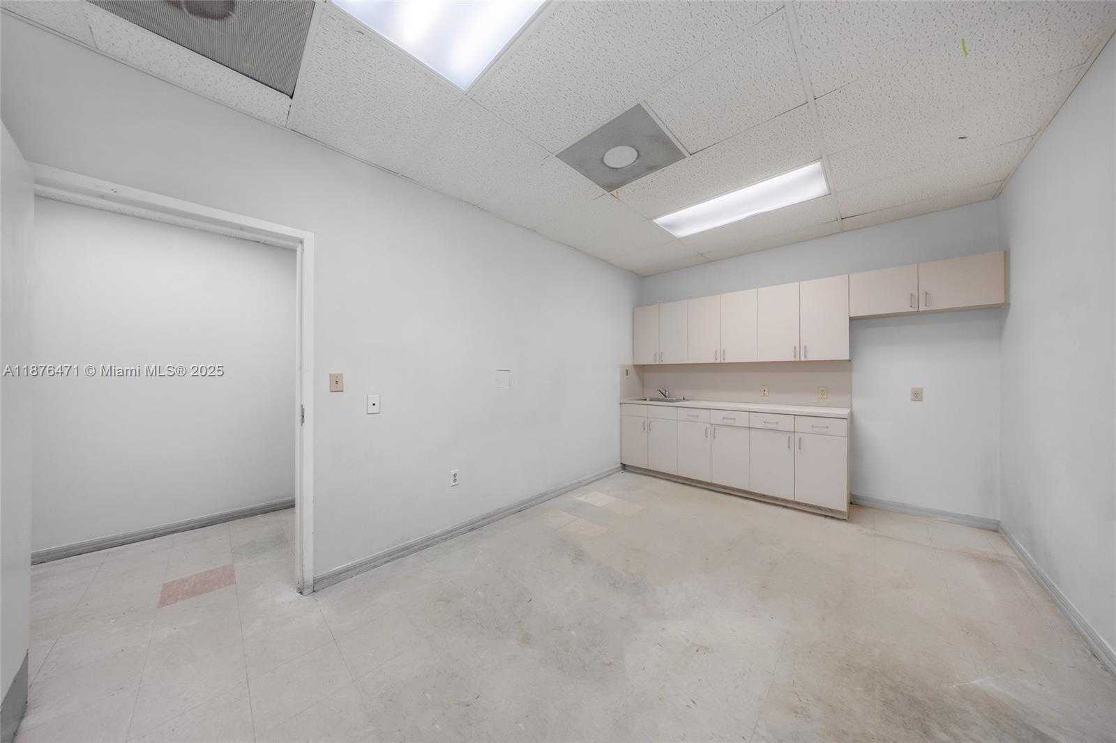 Small Image of 2901 NORTH WEST 17TH AVE, Miami Number 46