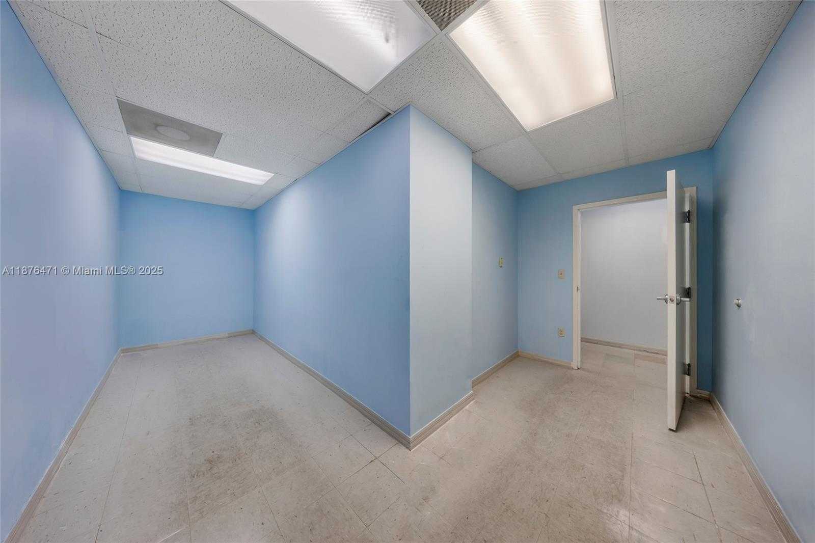 Small Image of 2901 NORTH WEST 17TH AVE, Miami Number 49