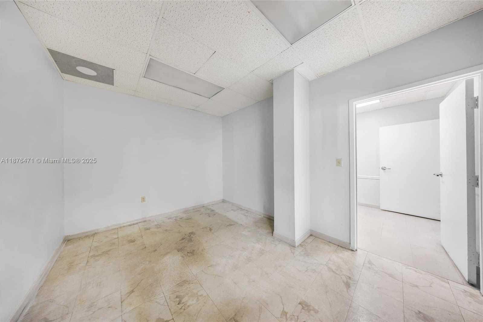 Small Image of 2901 NORTH WEST 17TH AVE, Miami Number 51