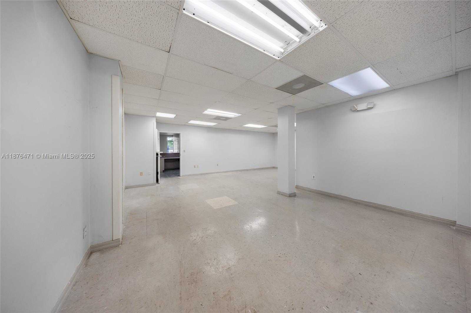 Small Image of 2901 NORTH WEST 17TH AVE, Miami Number 56