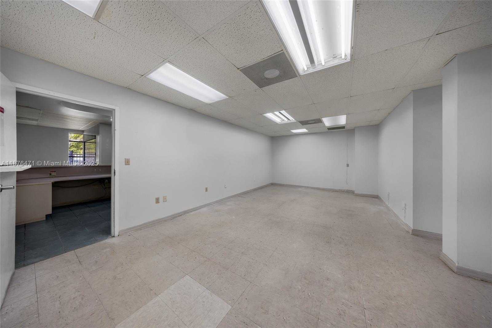 Small Image of 2901 NORTH WEST 17TH AVE, Miami Number 57