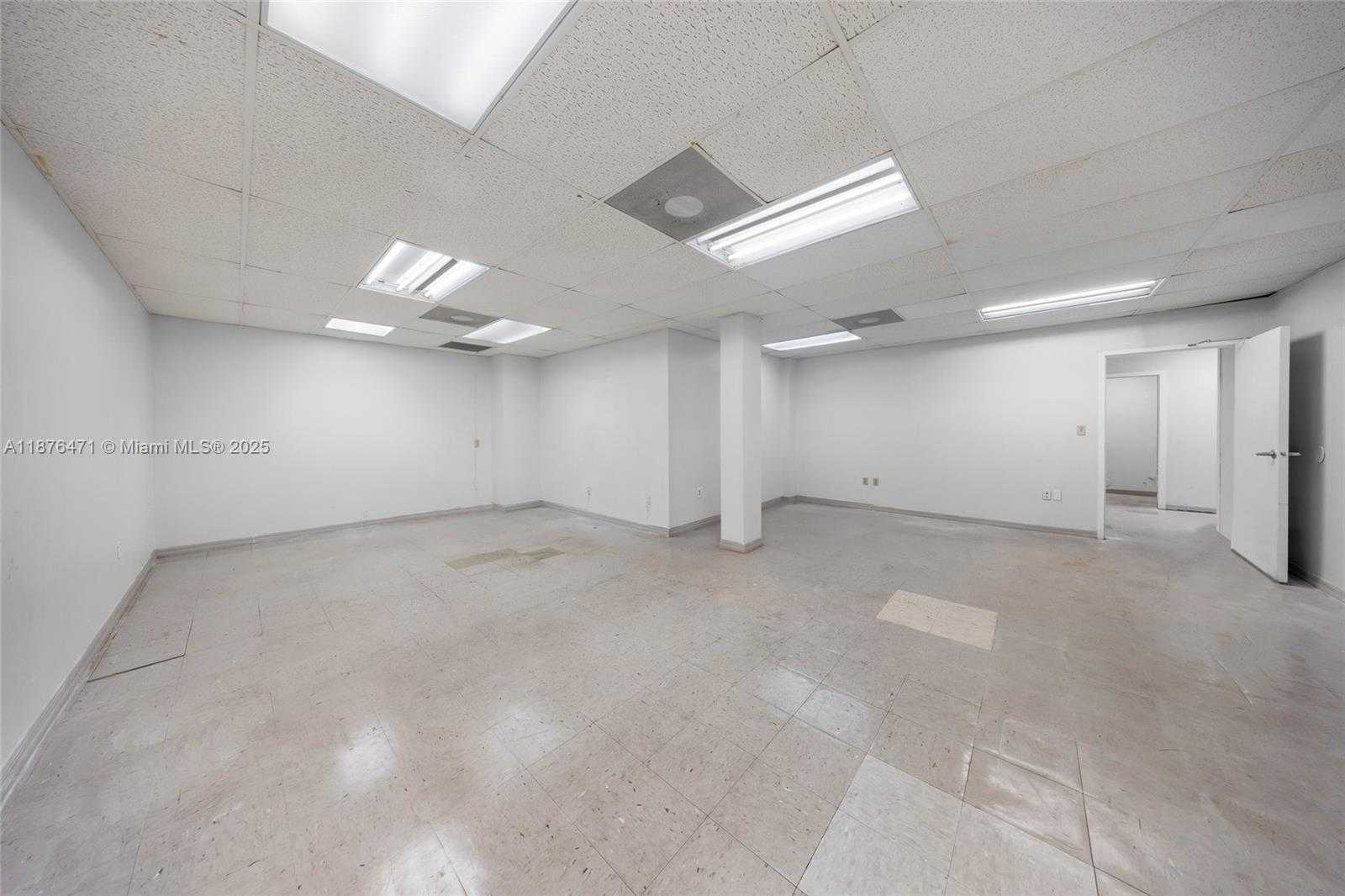 Small Image of 2901 NORTH WEST 17TH AVE, Miami Number 58