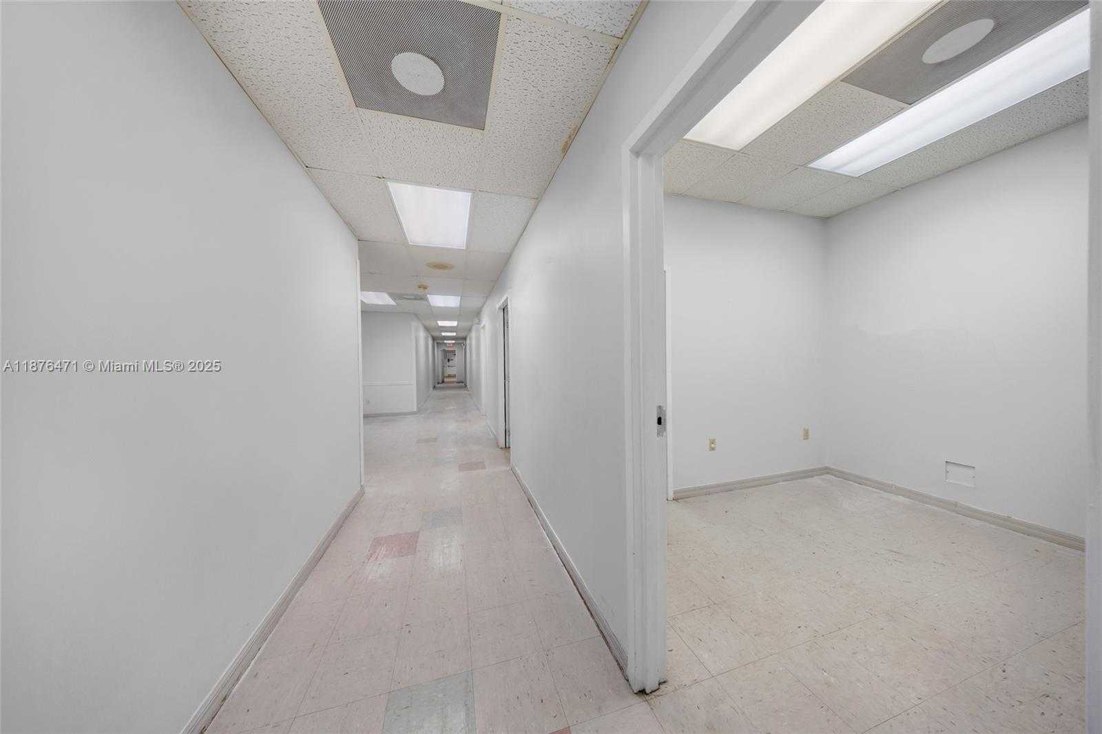 Small Image of 2901 NORTH WEST 17TH AVE, Miami Number 59