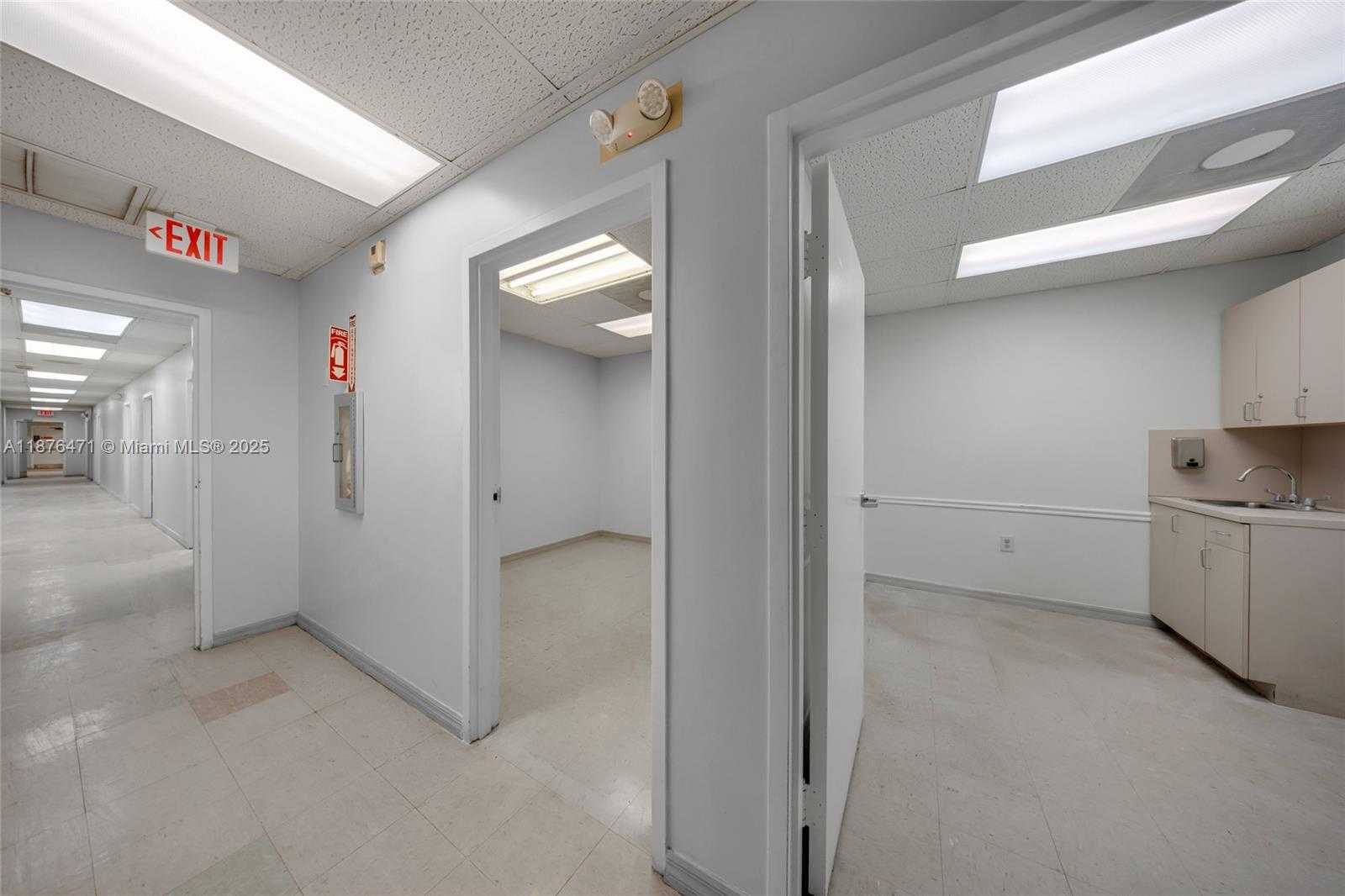 Small Image of 2901 NORTH WEST 17TH AVE, Miami Number 6