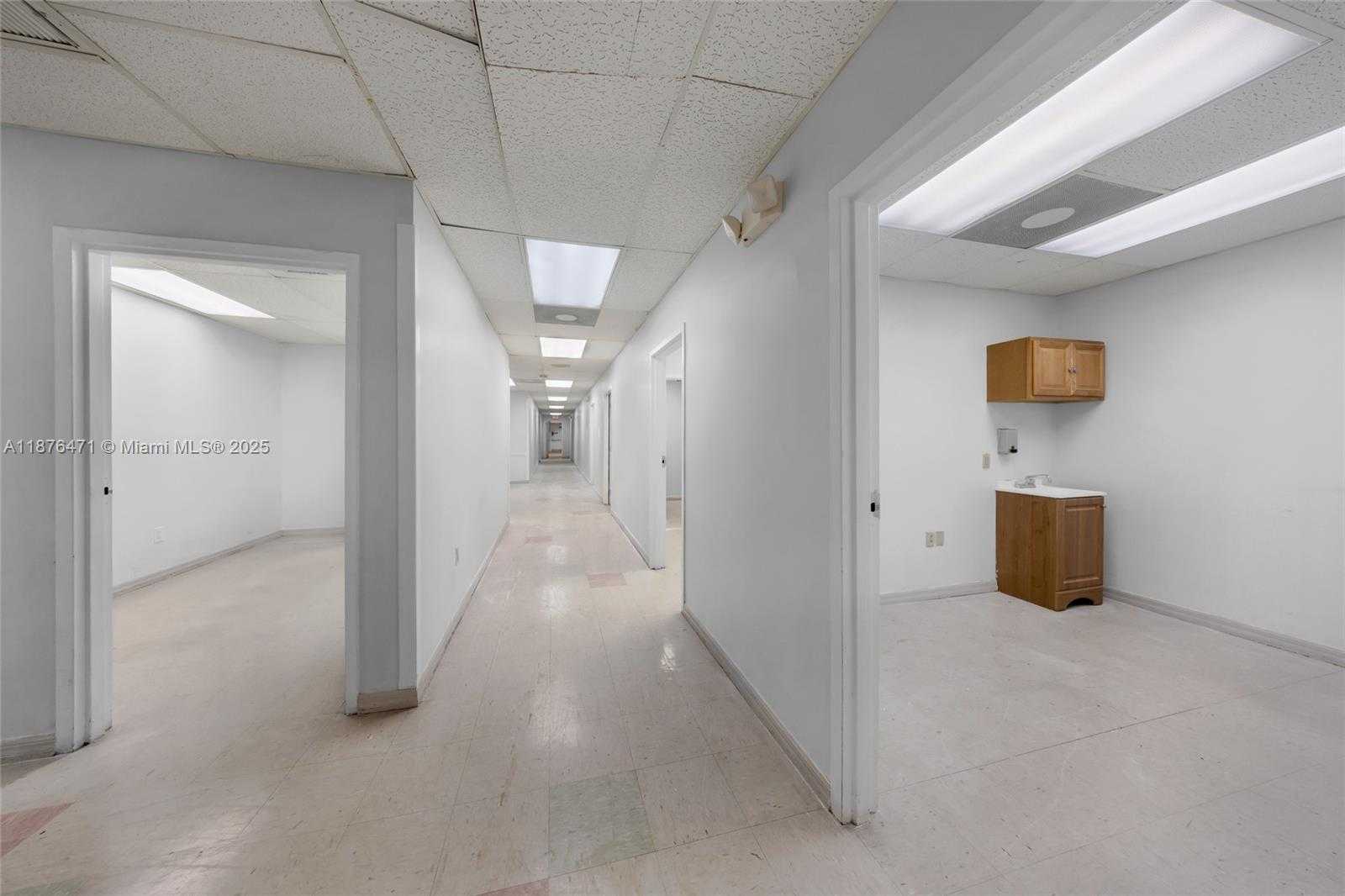 Small Image of 2901 NORTH WEST 17TH AVE, Miami Number 60