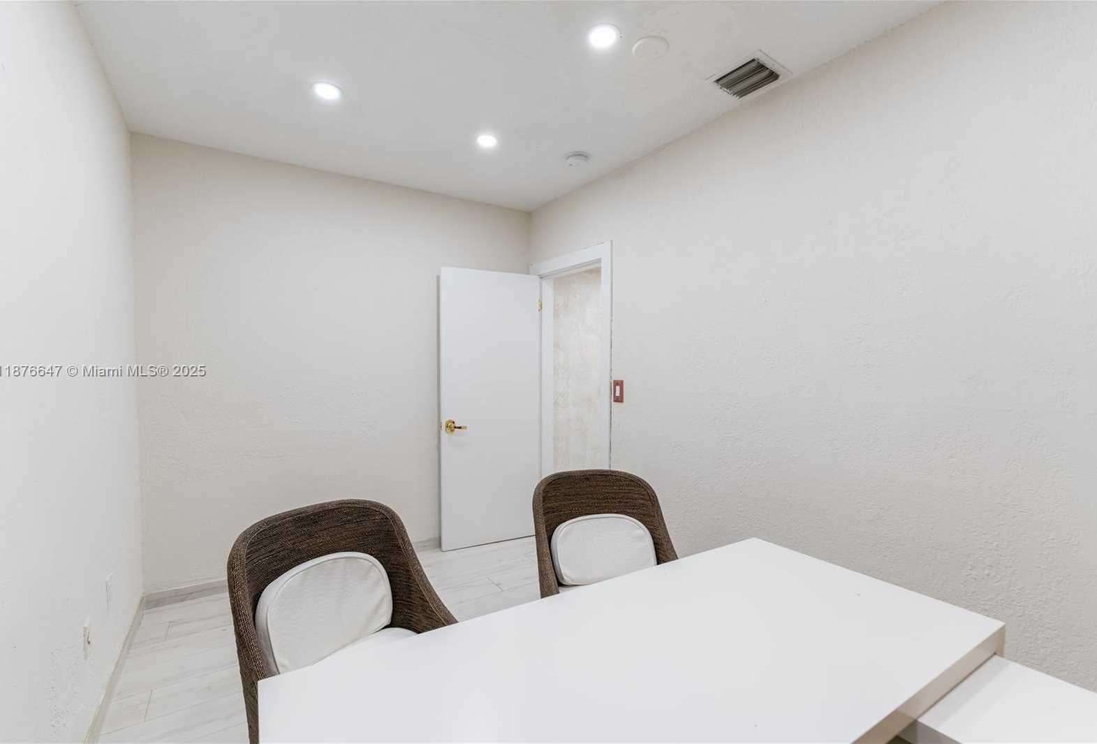 Small Image of 5801 SOUTH WEST 40TH ST #E & F, Miami Number 20
