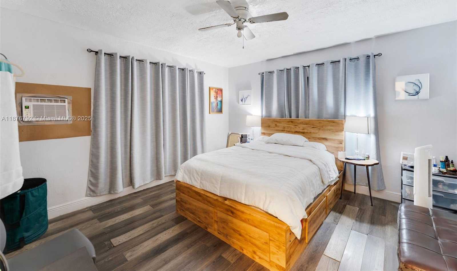 Small Image of Miami Springs Number 22