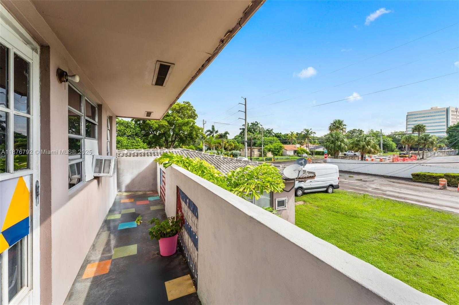 Small Image of Miami Springs Number 5