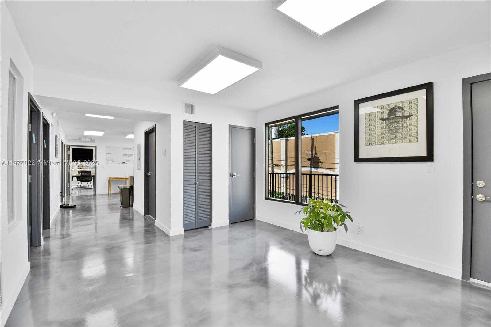 Small Image of 2990 GRIFFIN RD, Dania Beach Number 11