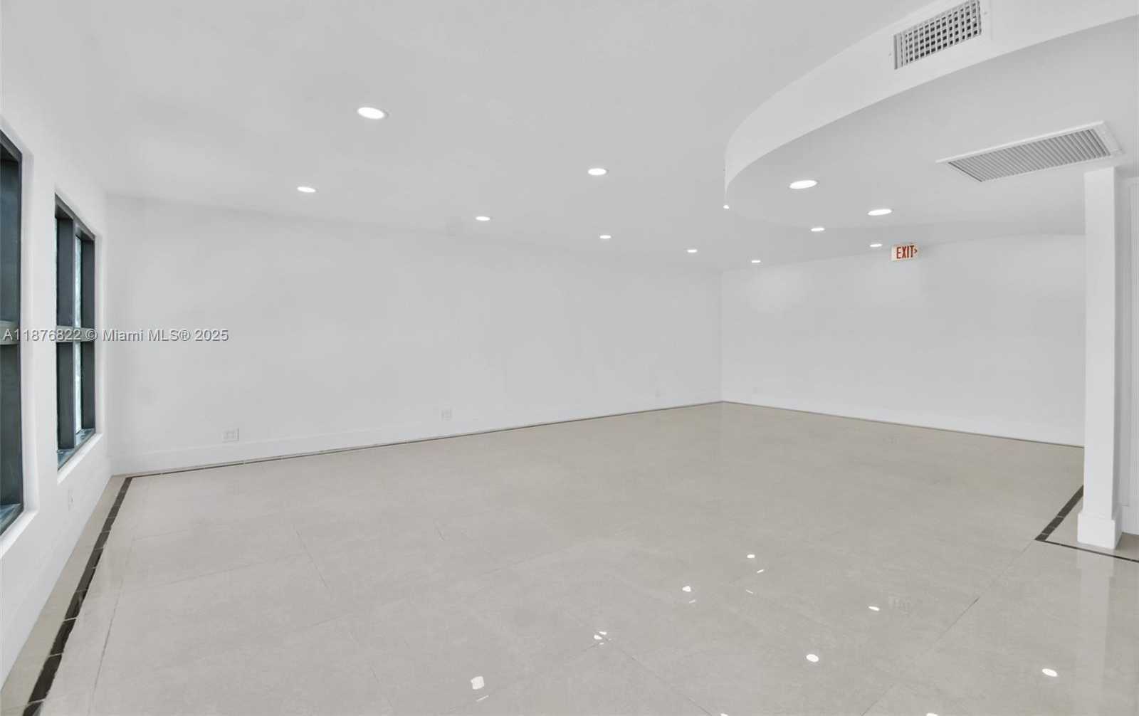 Small Image of 2990 GRIFFIN RD, Dania Beach Number 18