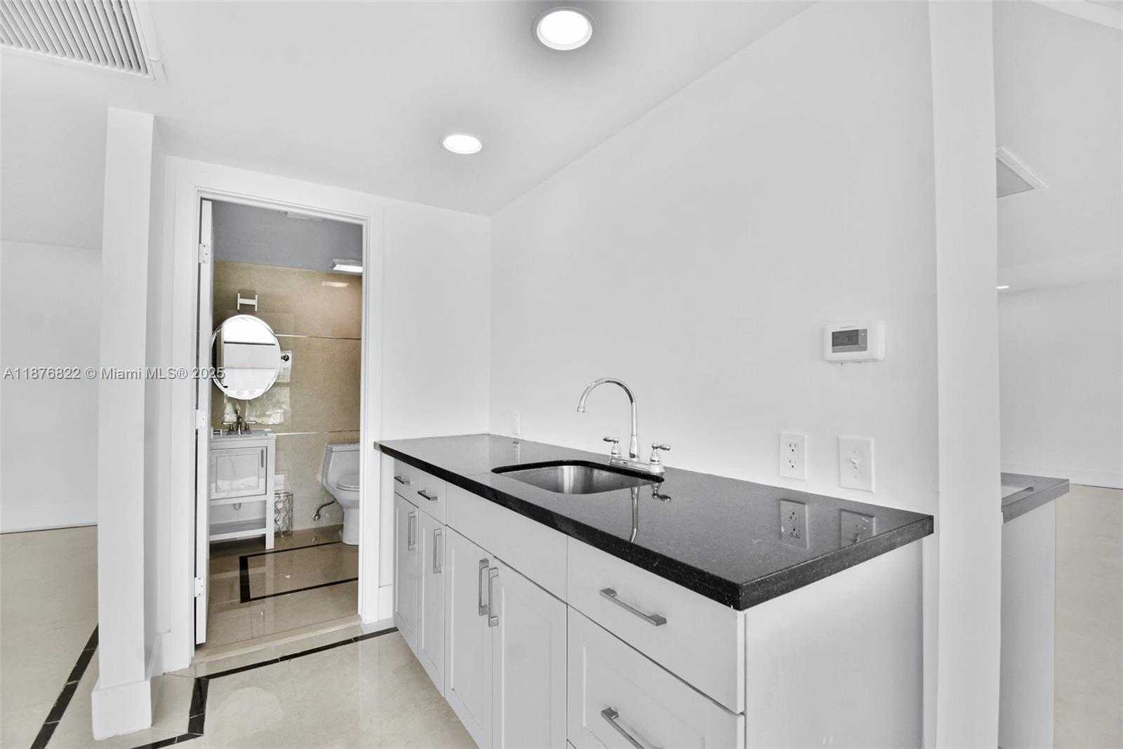 Small Image of 2990 GRIFFIN RD, Dania Beach Number 19