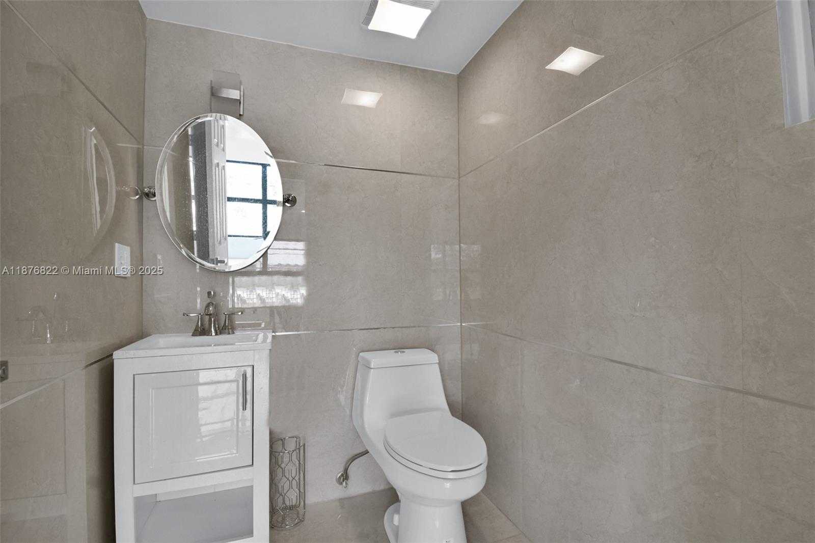 Small Image of 2990 GRIFFIN RD, Dania Beach Number 21