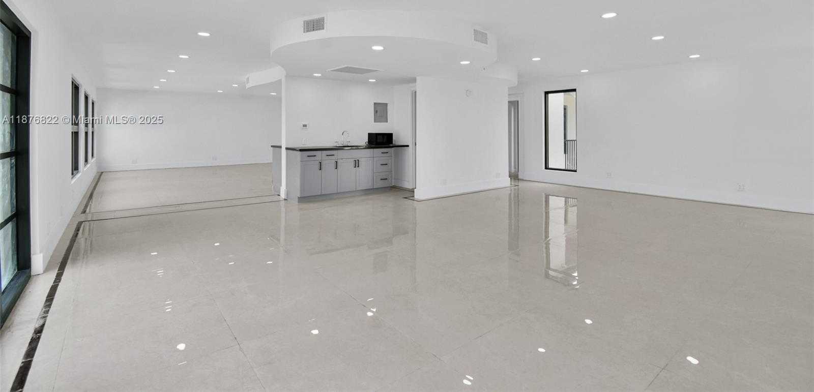 Small Image of 2990 GRIFFIN RD, Dania Beach Number 22