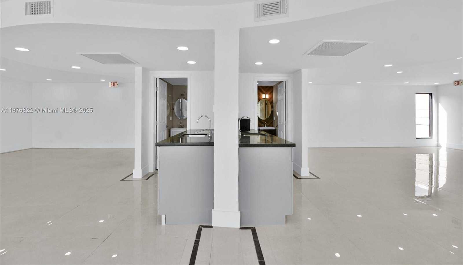 Small Image of 2990 GRIFFIN RD, Dania Beach Number 25