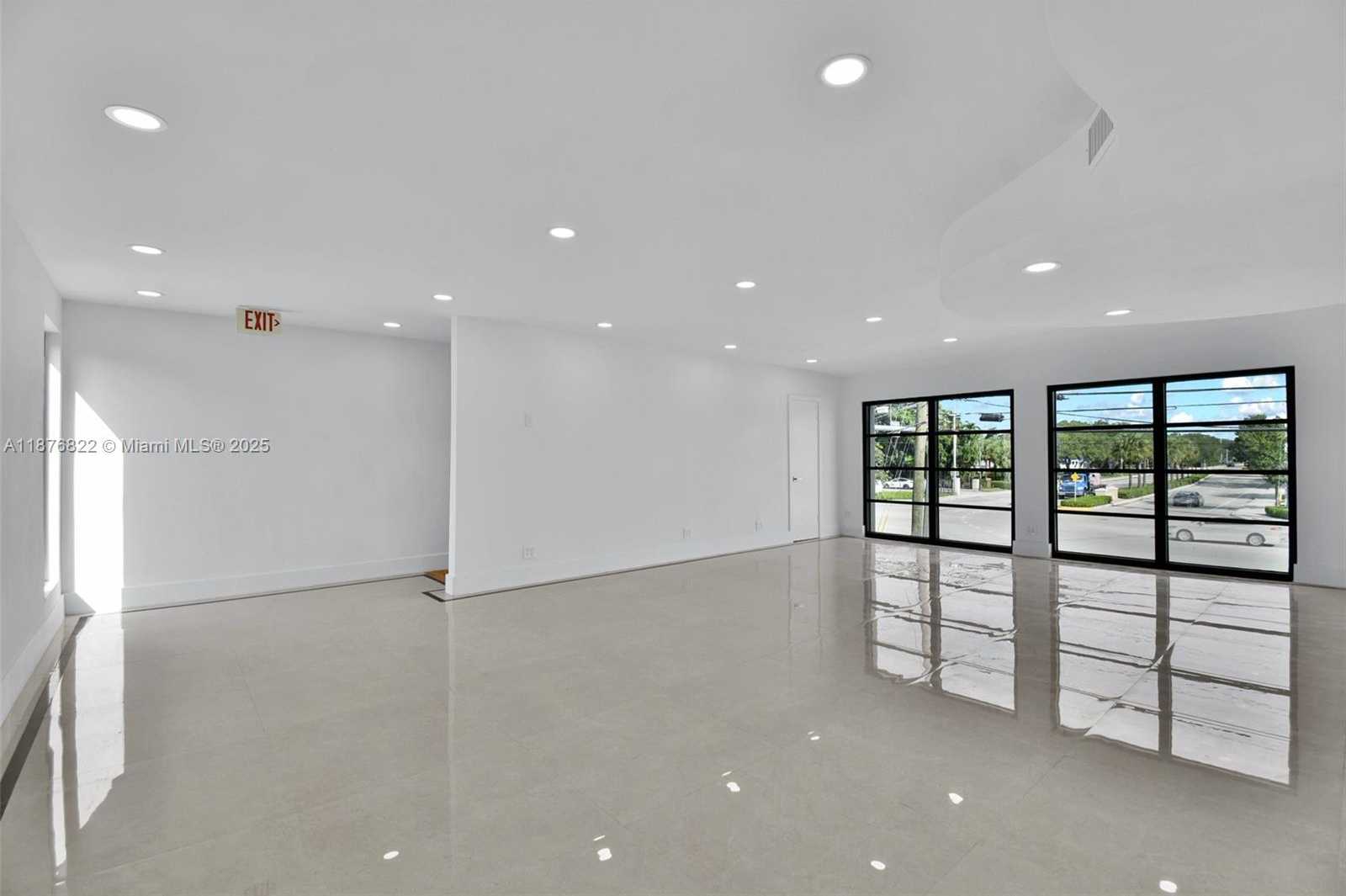 Small Image of 2990 GRIFFIN RD, Dania Beach Number 26