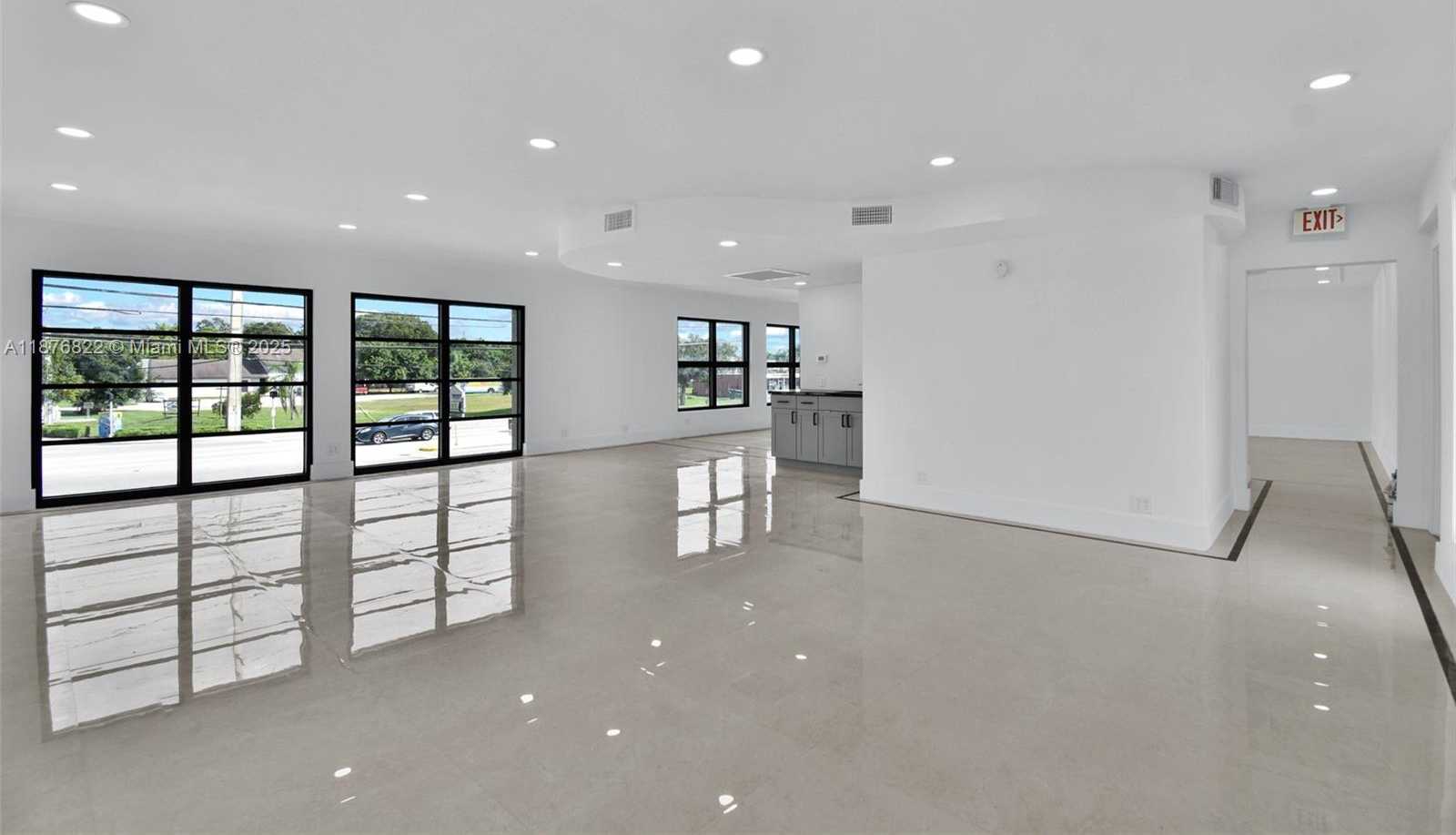 Small Image of 2990 GRIFFIN RD, Dania Beach Number 27