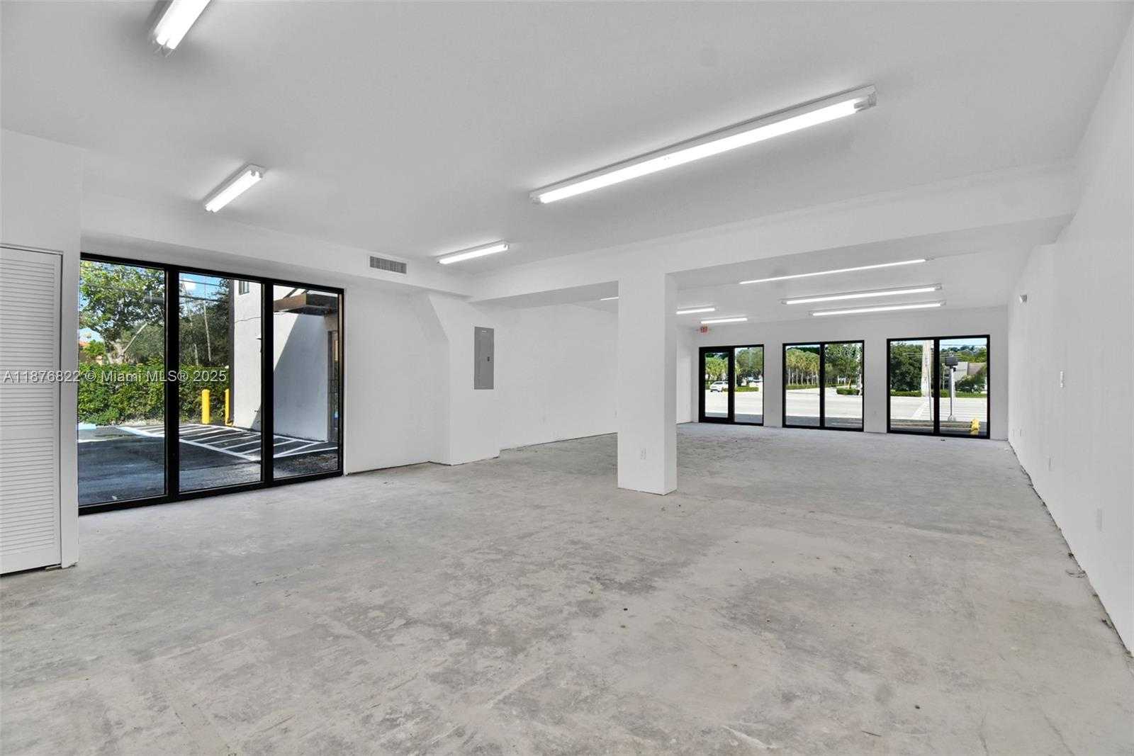 Small Image of 2990 GRIFFIN RD, Dania Beach Number 28