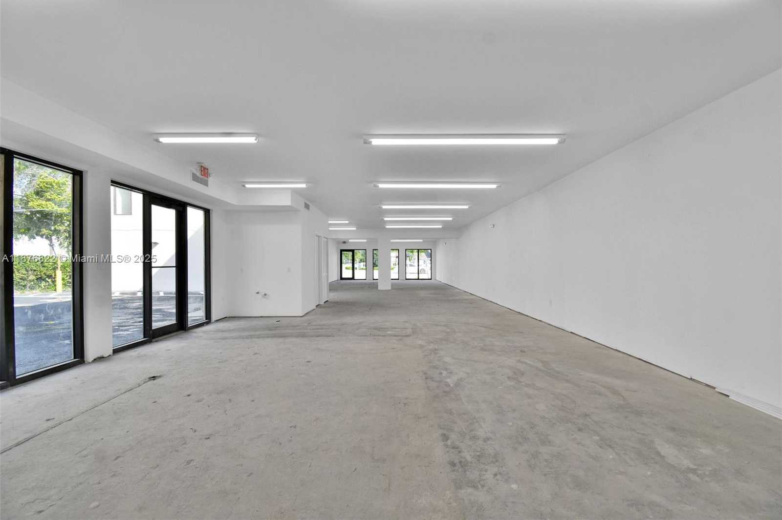 Small Image of 2990 GRIFFIN RD, Dania Beach Number 29