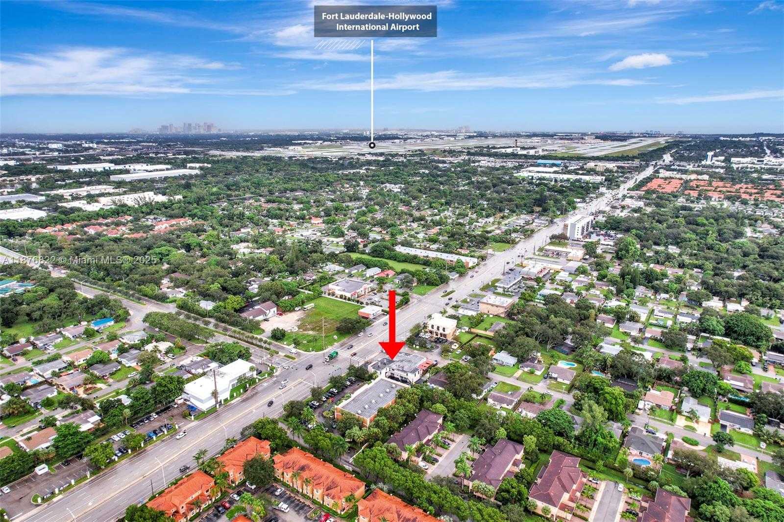 Small Image of 2990 GRIFFIN RD, Dania Beach Number 3