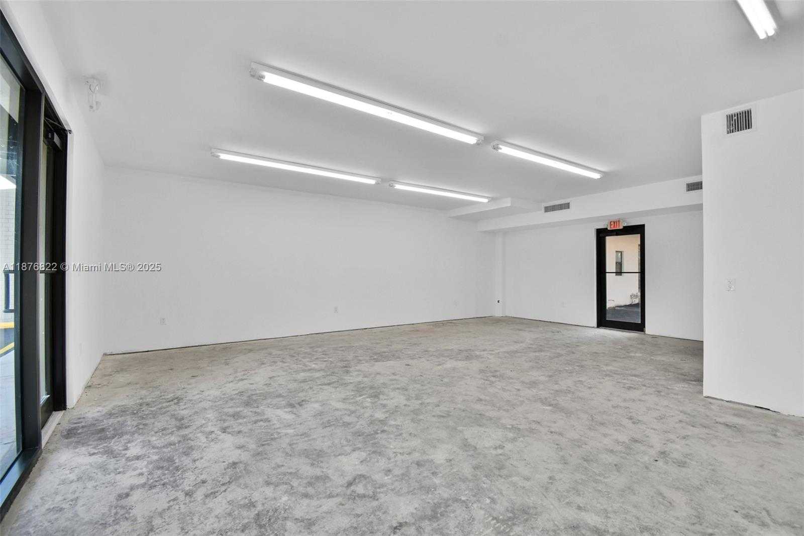 Small Image of 2990 GRIFFIN RD, Dania Beach Number 30