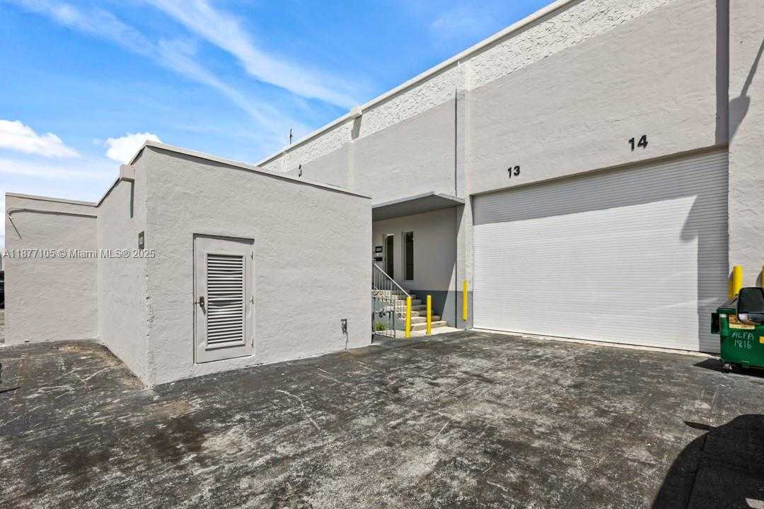 Small Image of 1700 NORTH WEST 82ND AVE #1820, Doral Number 3