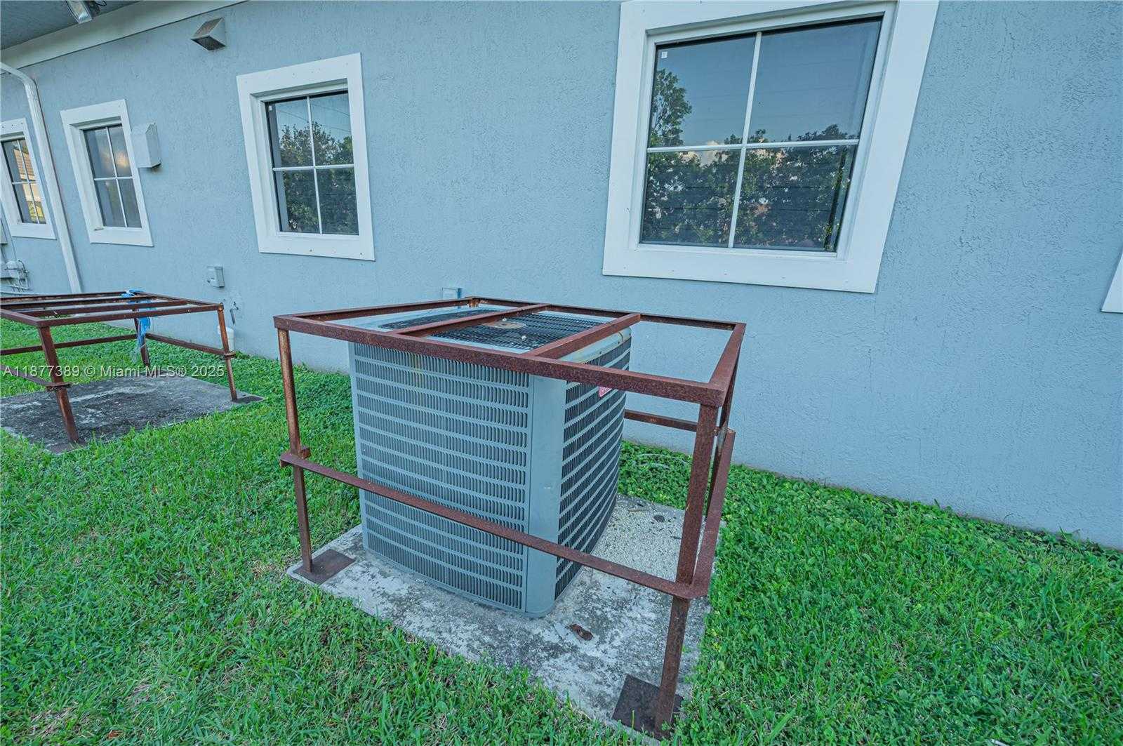 Small Image of 20810 WEST DIXIE HWY AG HWY, Miami Number 33