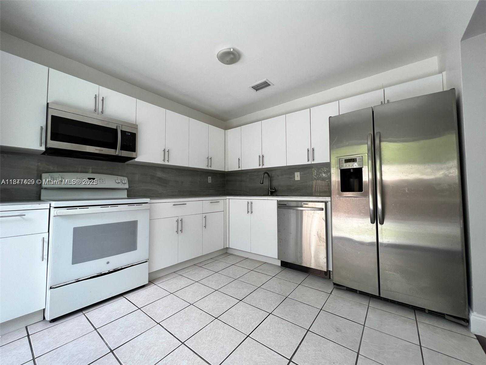 Small Image of 2130 FUNSTON ST, Hollywood Number 13