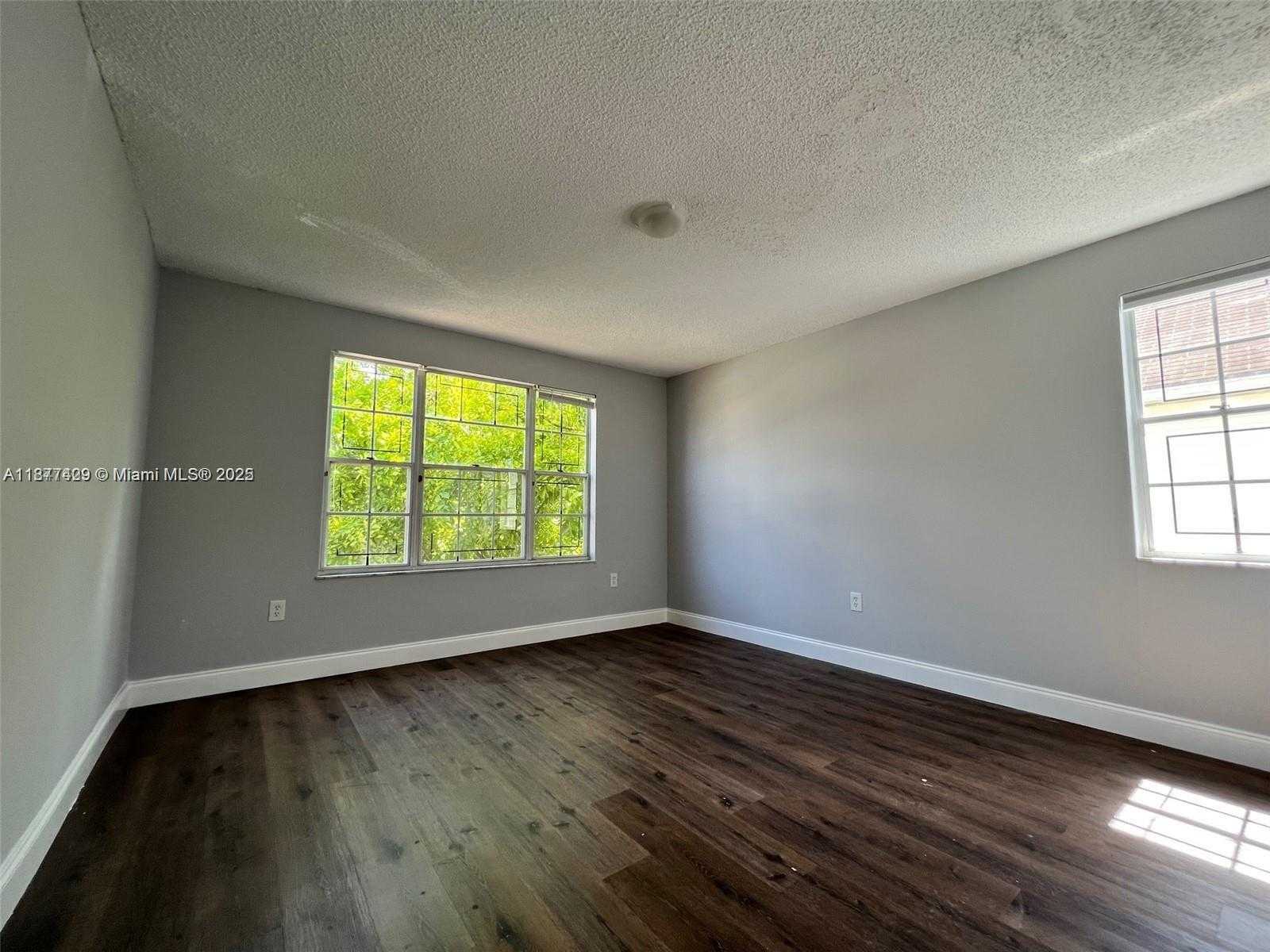 Small Image of 2130 FUNSTON ST, Hollywood Number 14