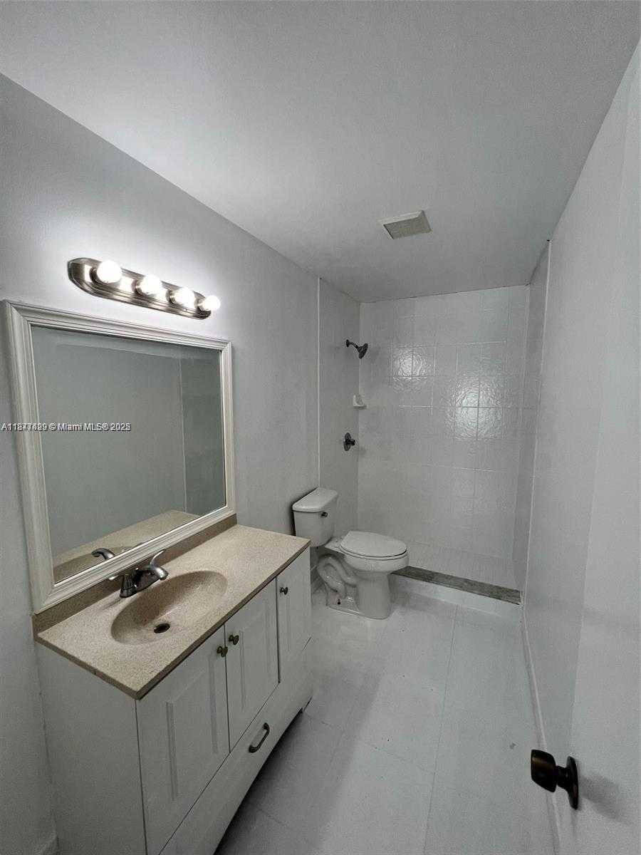 Small Image of 2130 FUNSTON ST, Hollywood Number 16