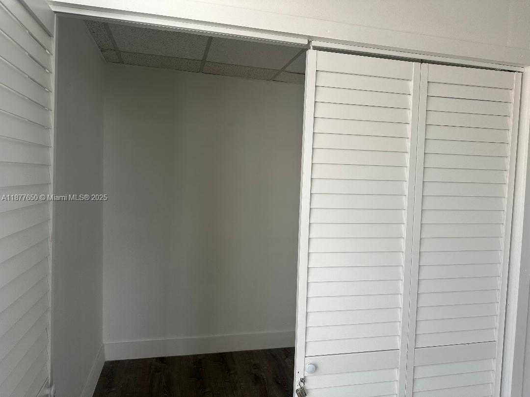 Small Image of 2100 WEST 76TH ST #205, Hialeah Number 10